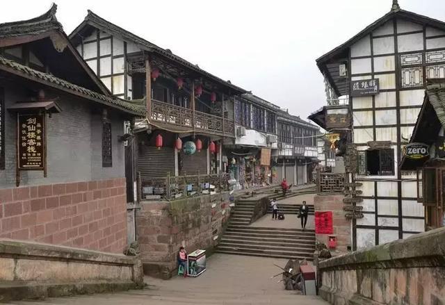 匆忙离开